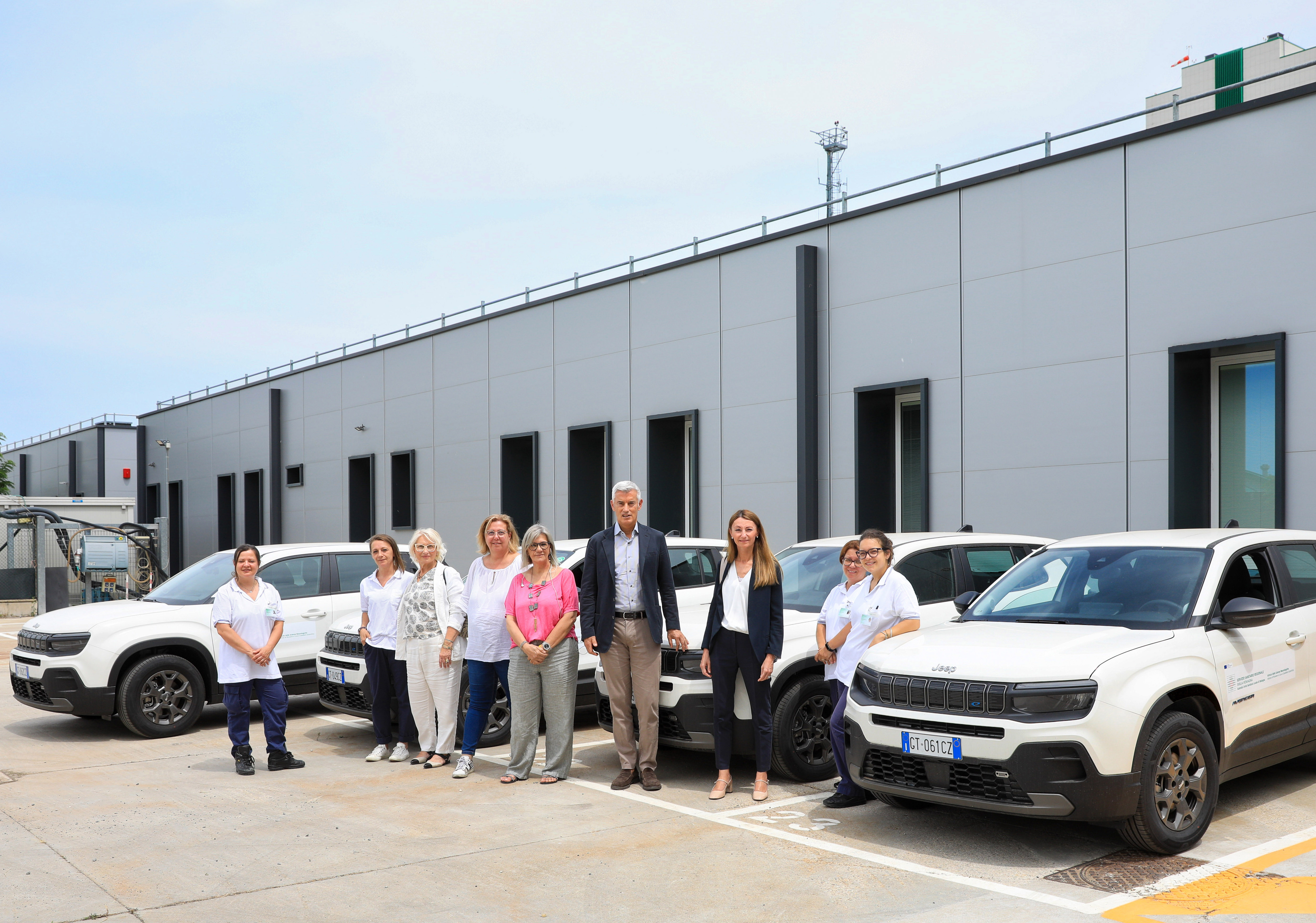 Consegnate 4 nuove autovetture elettriche per gli Infermieri di Famiglia e Comunità dell'Azienda USL di Bologna
